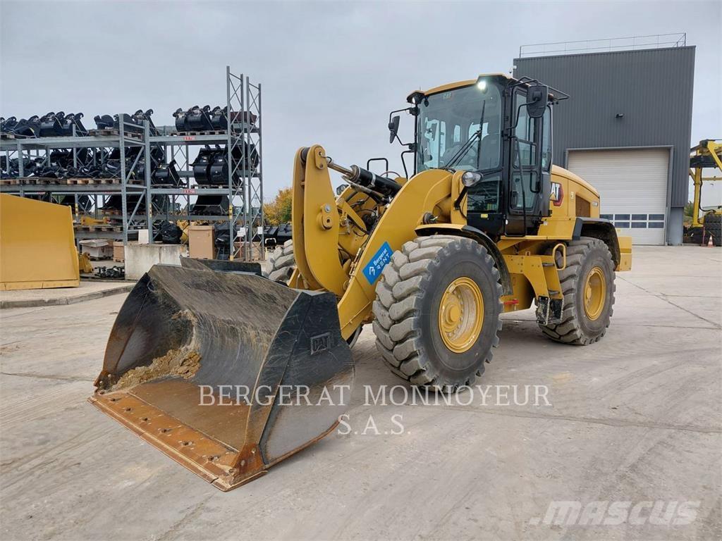 CAT 938M Chargeuse sur pneus