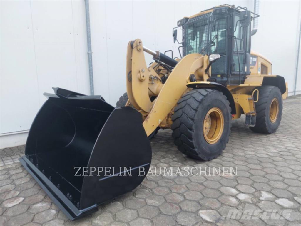 CAT 938M Chargeuse sur pneus