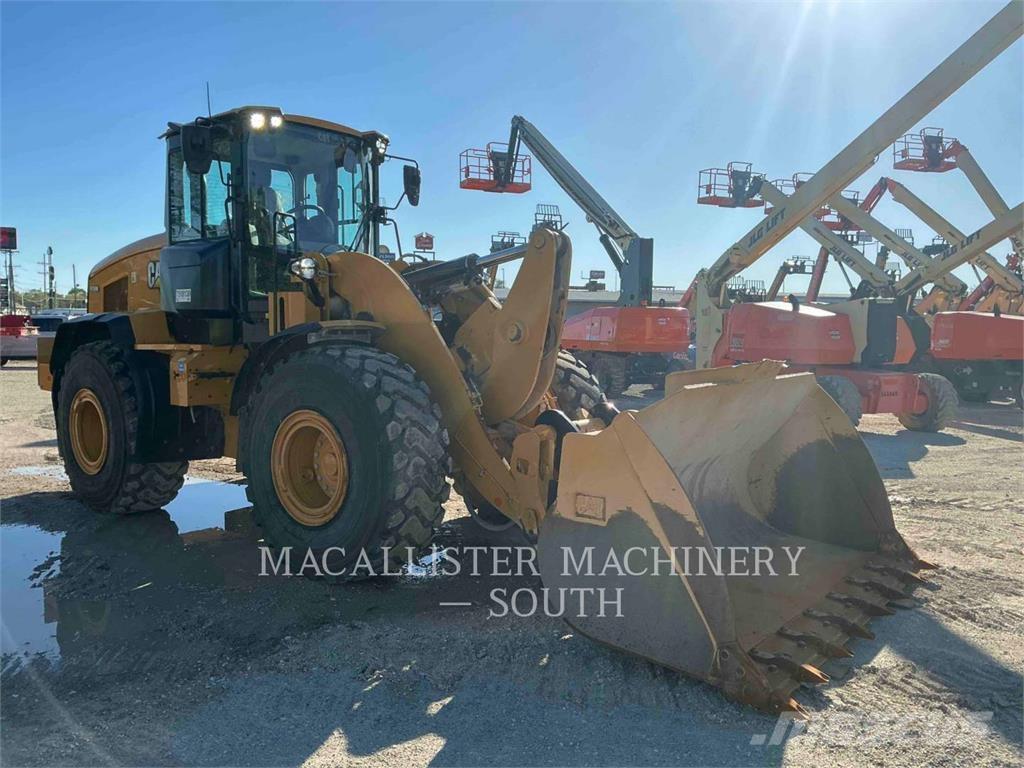 CAT 938M Chargeuse sur pneus