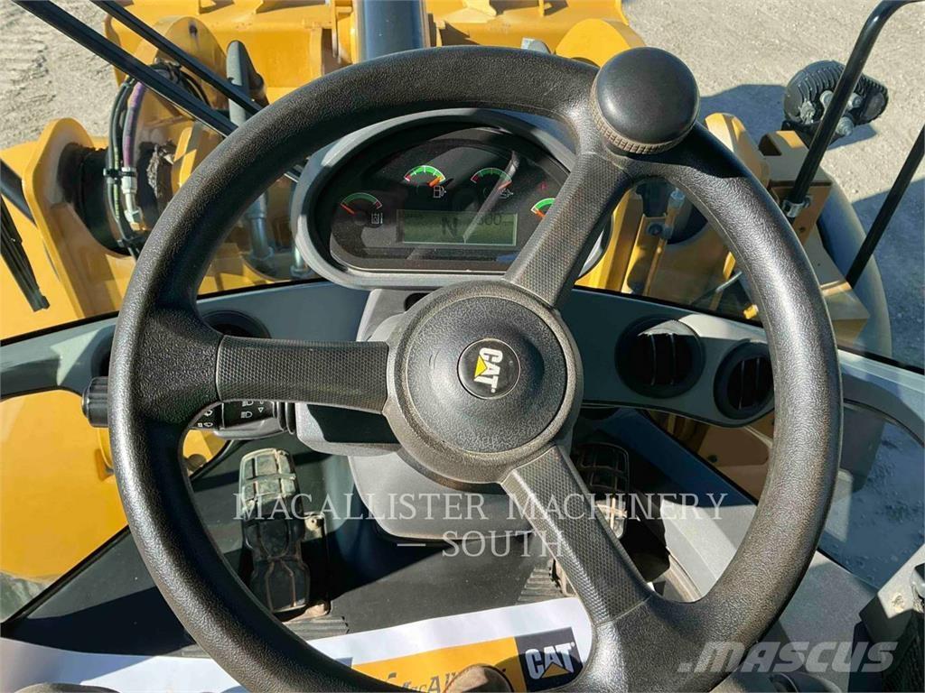 CAT 938M Chargeuse sur pneus