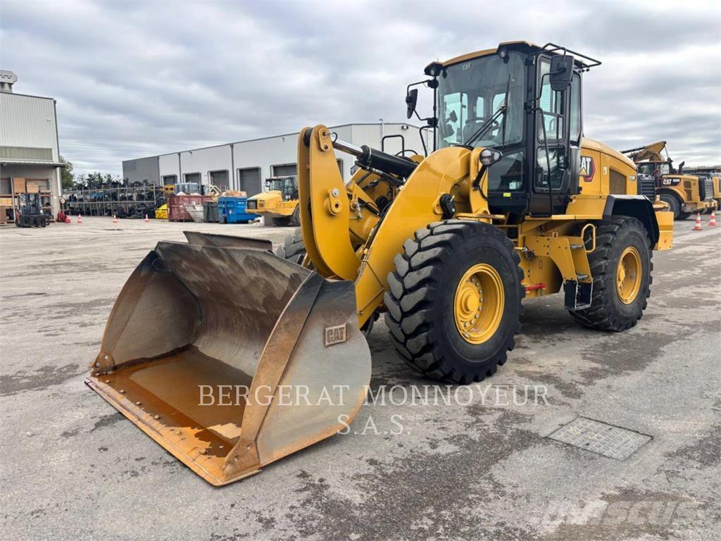 CAT 938M Chargeuse sur pneus