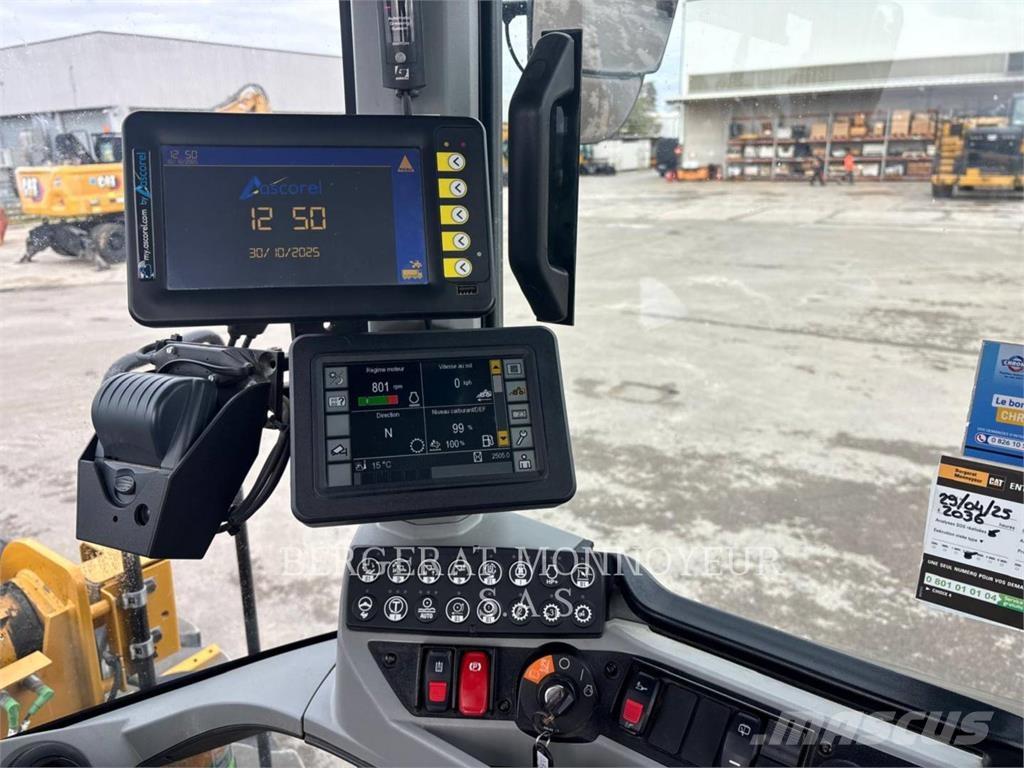 CAT 938M Chargeuse sur pneus