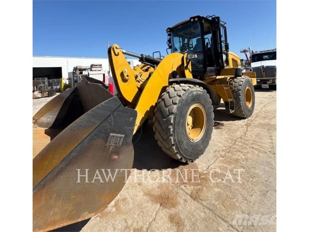 CAT 938M Chargeuse sur pneus
