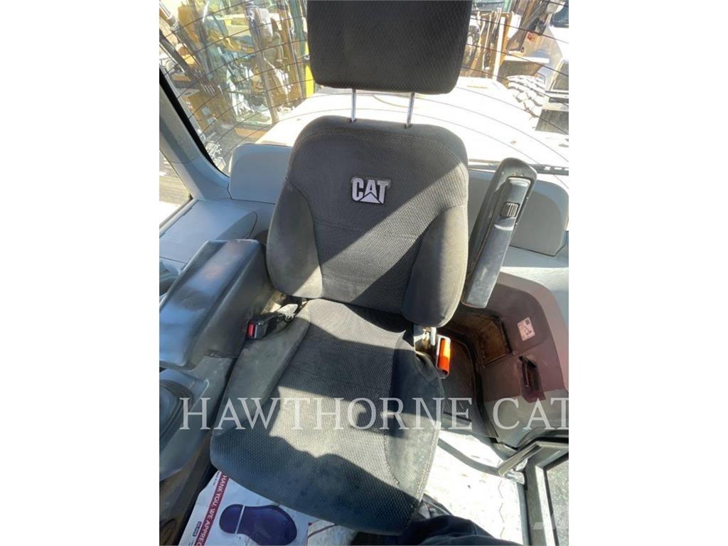 CAT 938M Chargeuse sur pneus