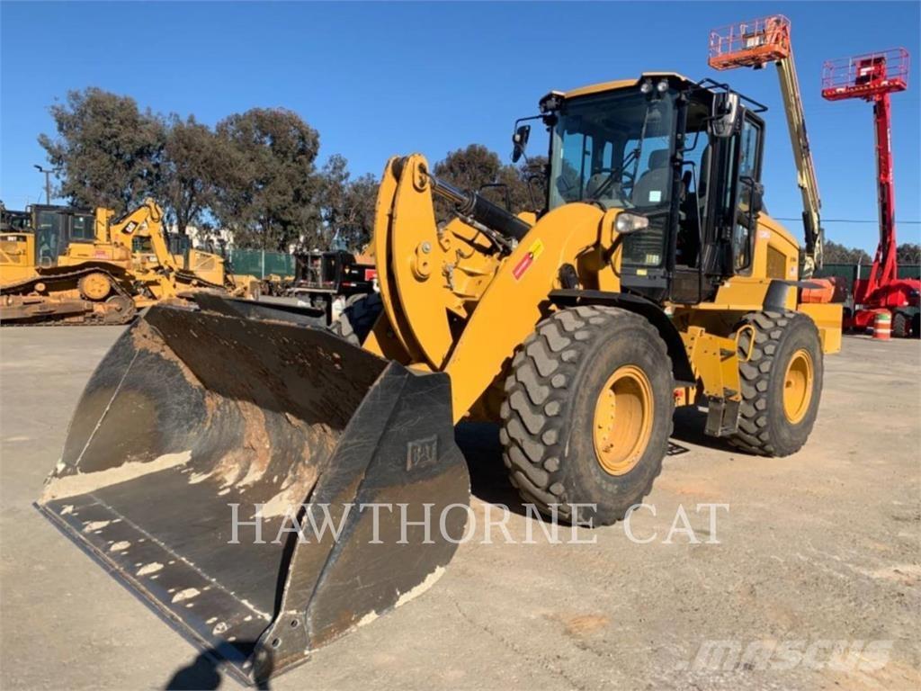 CAT 938M Chargeuse sur pneus