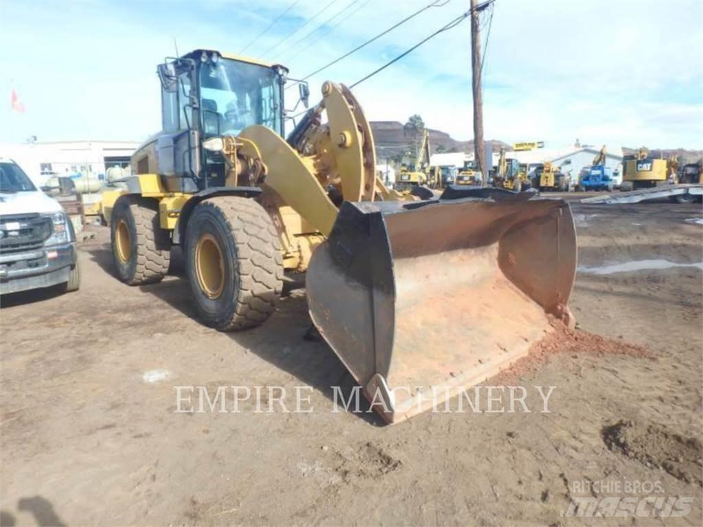 CAT 938M FC Chargeuse sur pneus