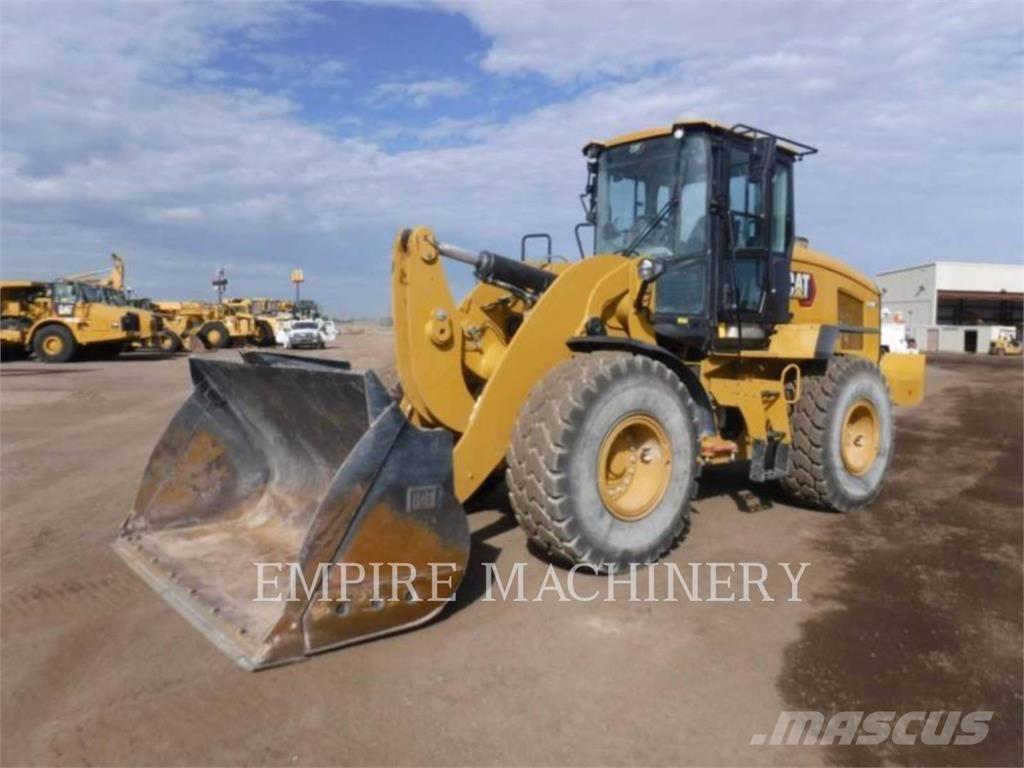CAT 938M FC Chargeuse sur pneus