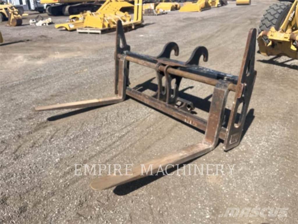CAT 938M FC FK Fourche