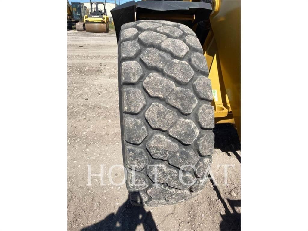 CAT 938M QC Chargeuse sur pneus