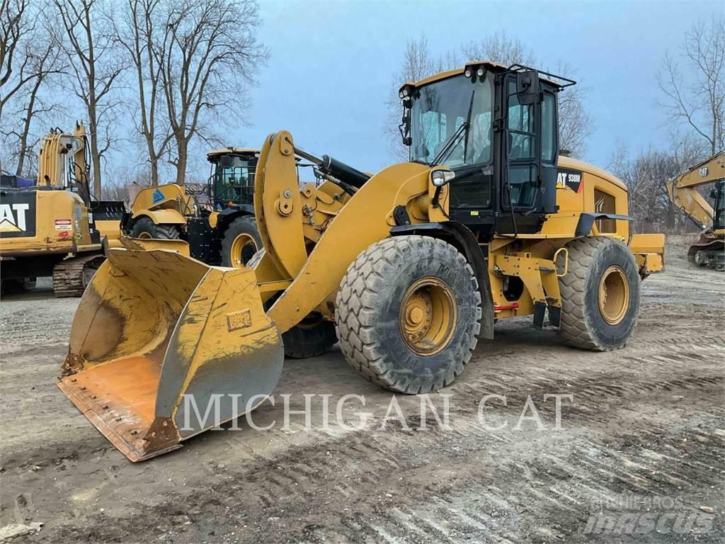 CAT 938M R+ Chargeuse sur pneus