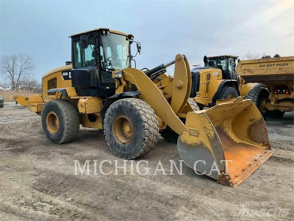 CAT 938M R+ Chargeuse sur pneus