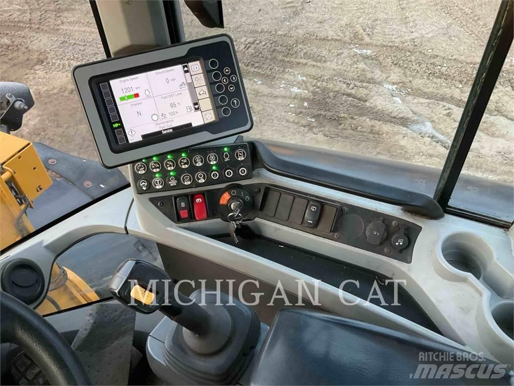 CAT 938M R+ Chargeuse sur pneus