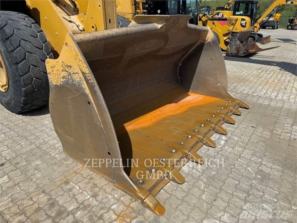 CAT 950M Chargeuse sur pneus