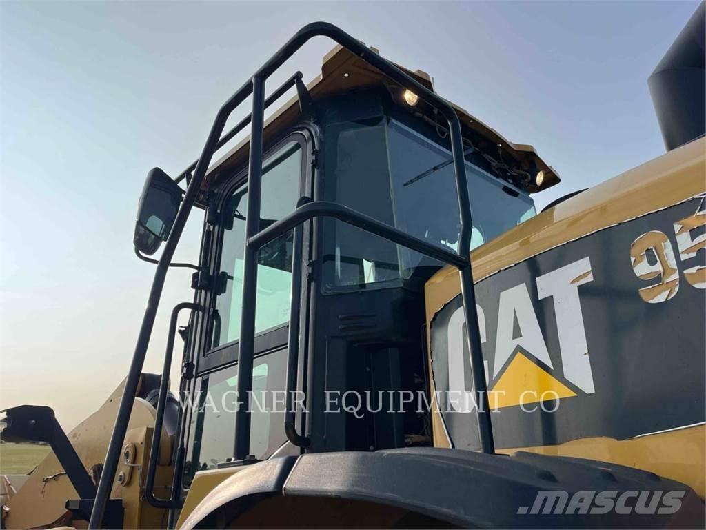 CAT 950M Chargeuse sur pneus