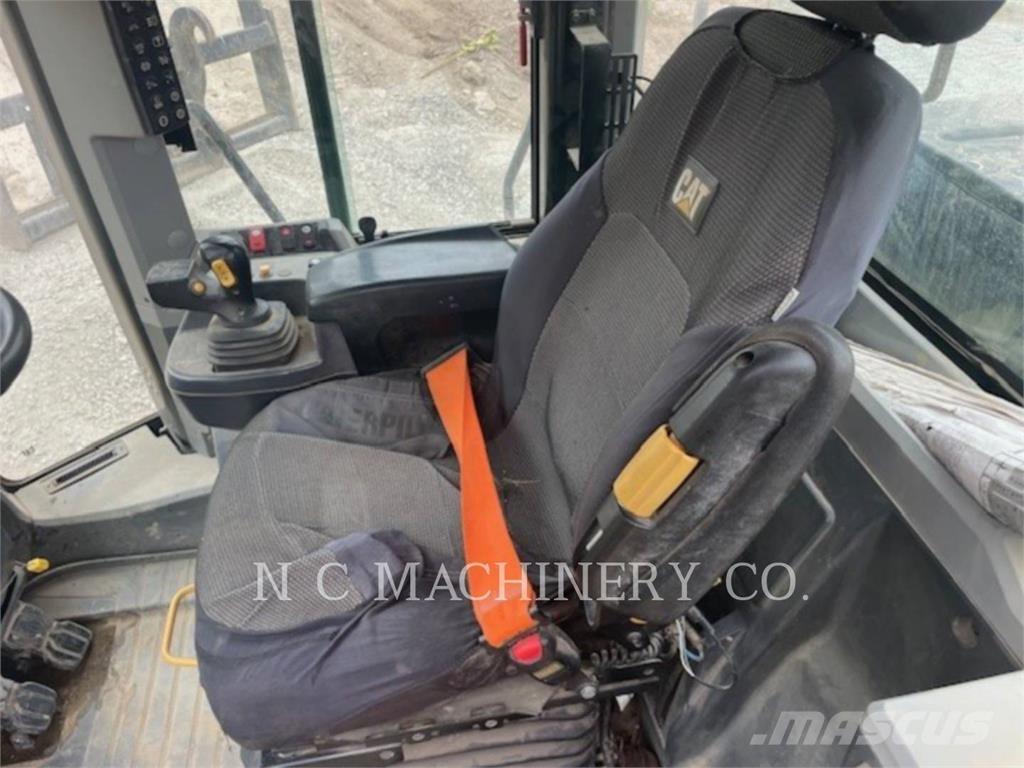 CAT 950M Chargeuse sur pneus
