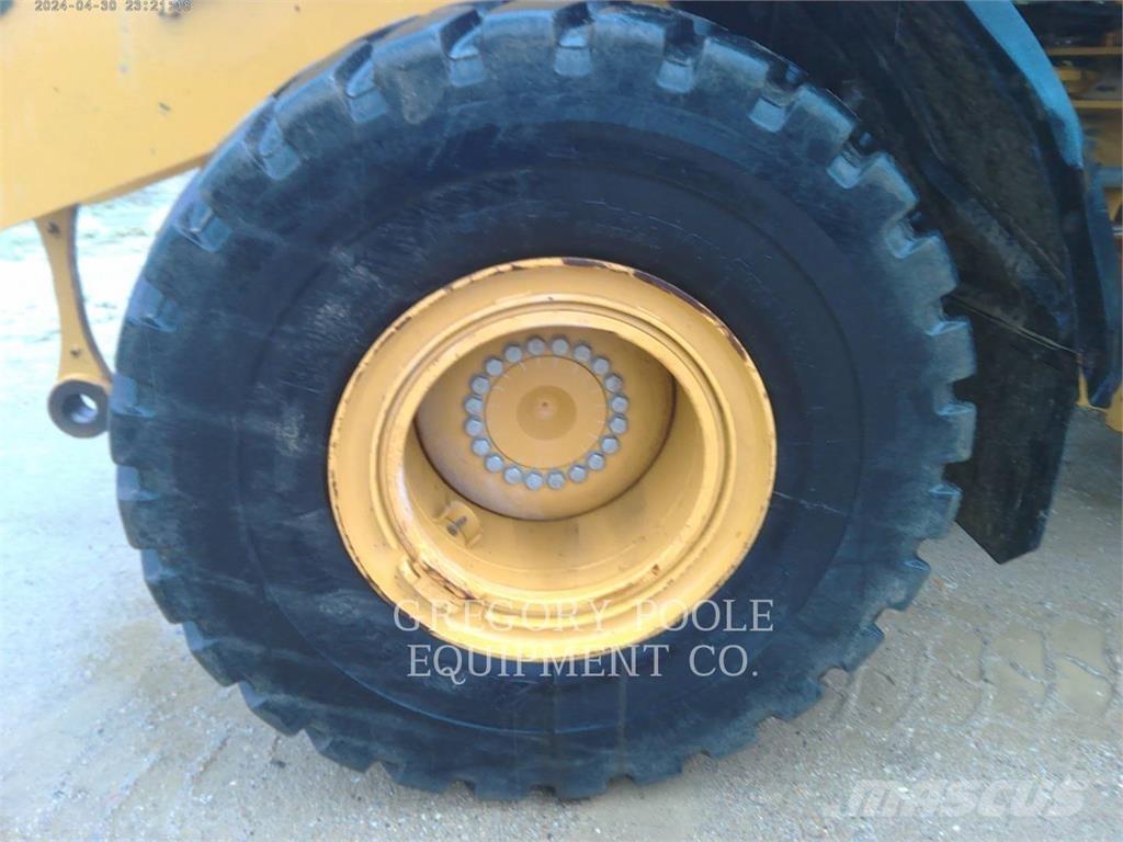 CAT 950M Chargeuse sur pneus