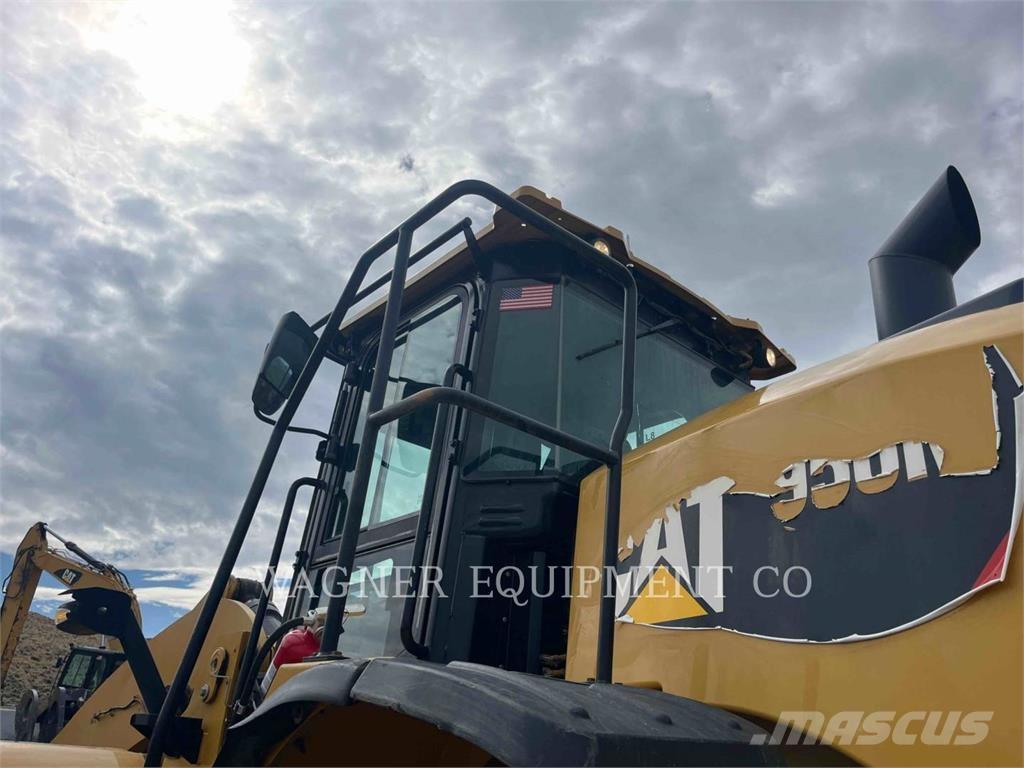 CAT 950M Chargeuse sur pneus