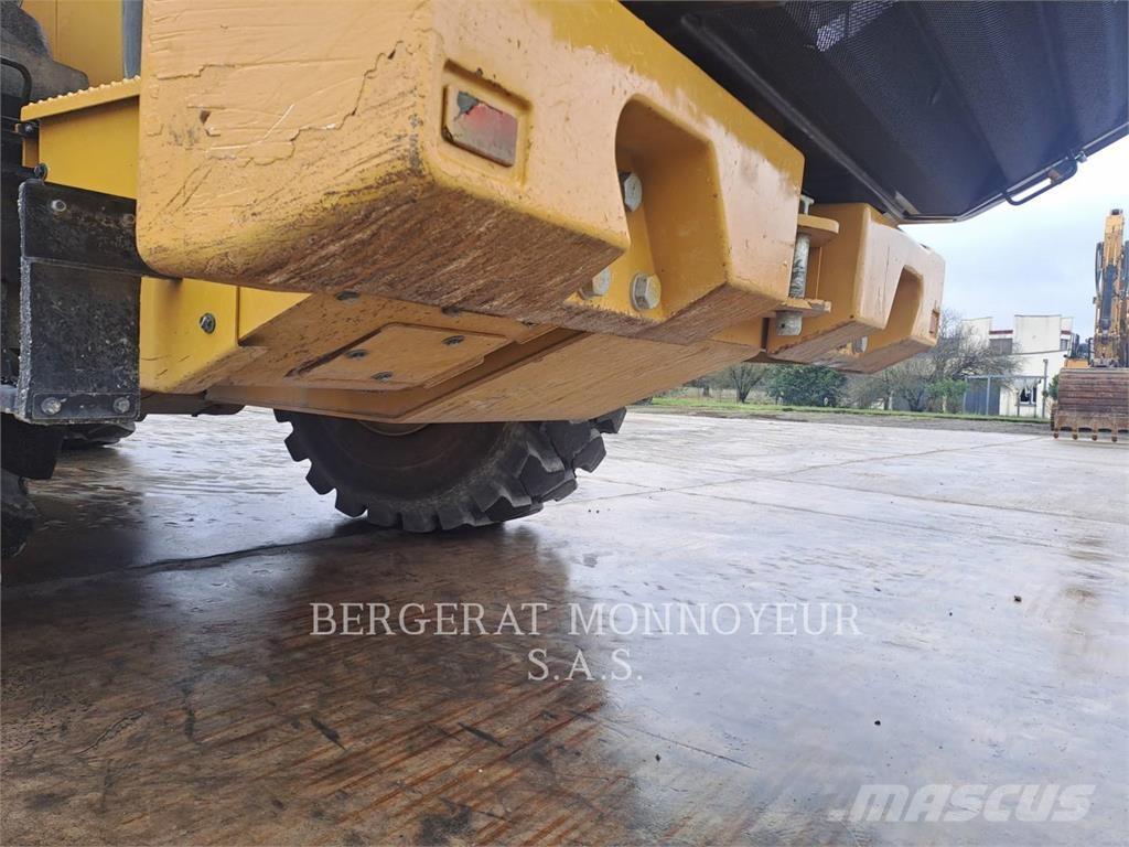 CAT 950M Chargeuse sur pneus