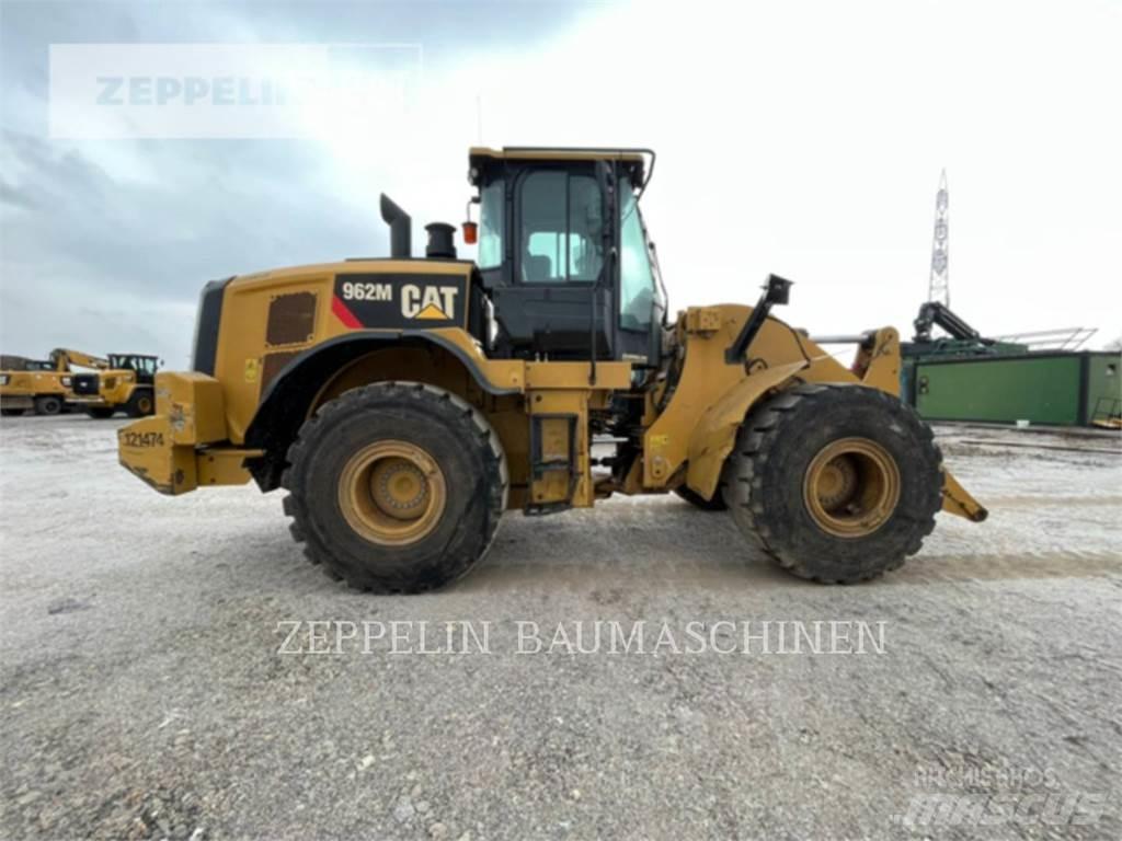 CAT 962M Chargeuse sur pneus