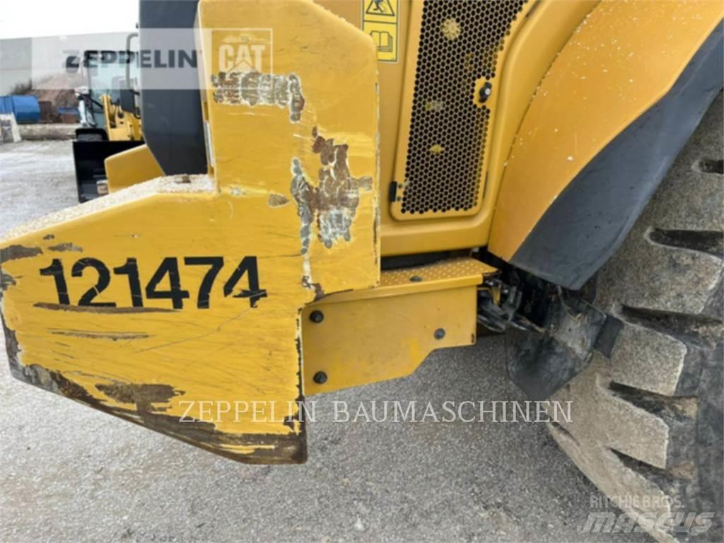 CAT 962M Chargeuse sur pneus
