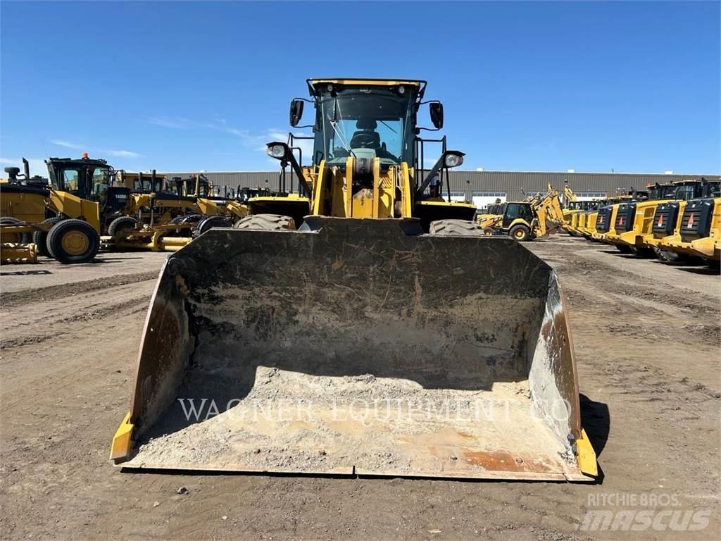 CAT 962M Chargeuse sur pneus