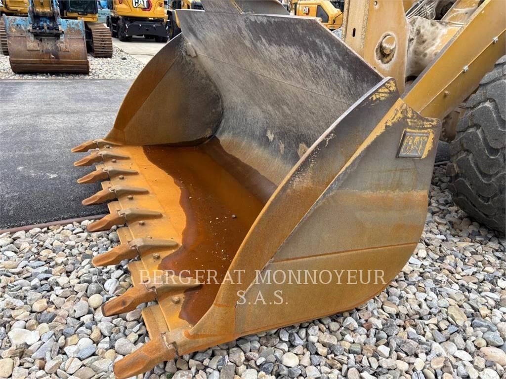 CAT 962M Chargeuse sur pneus