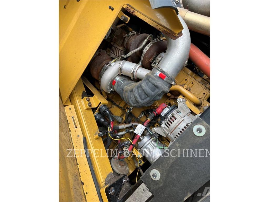 CAT 962M Chargeuse sur pneus
