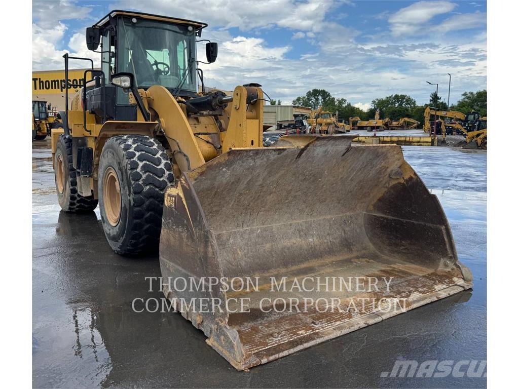 CAT 962M Chargeuse sur pneus