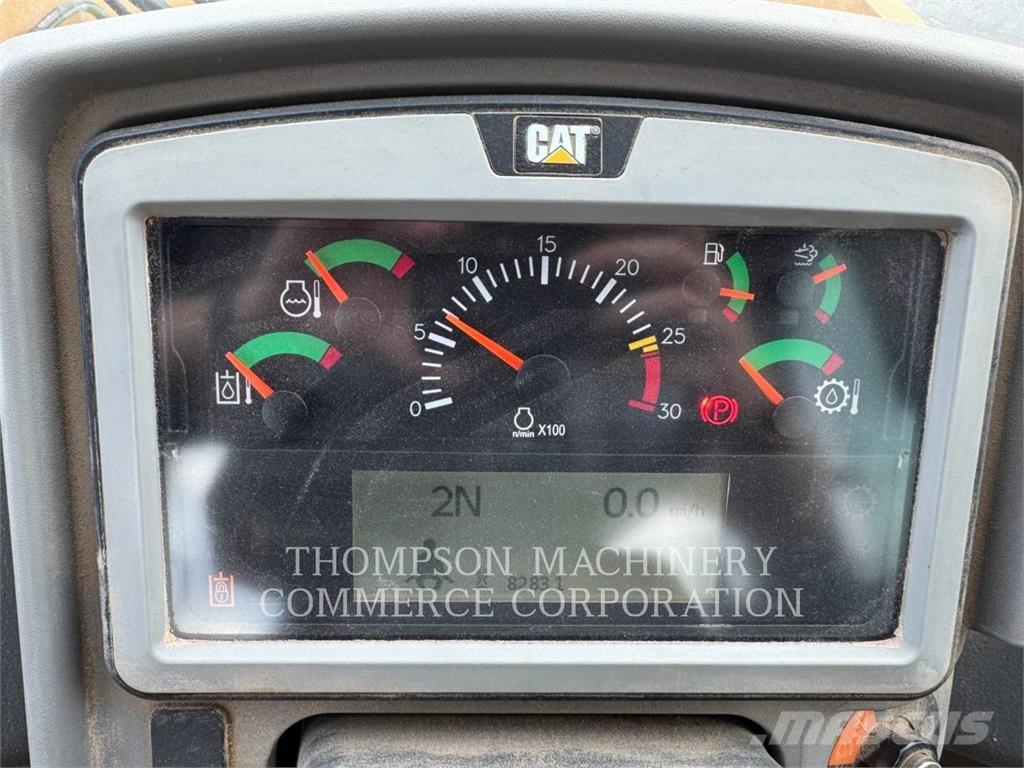 CAT 962M Chargeuse sur pneus