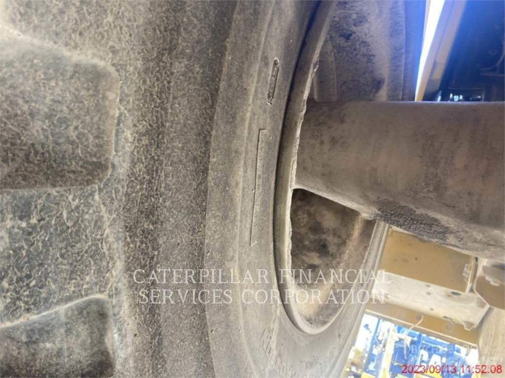 CAT 962M Chargeuse sur pneus