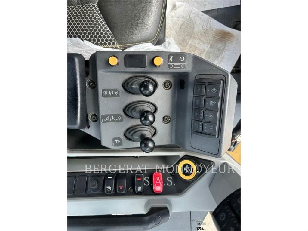 CAT 966 Chargeuse sur pneus