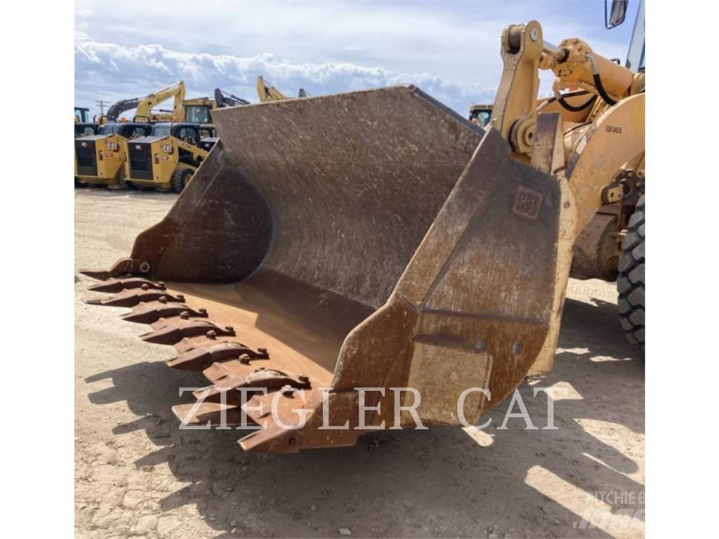 CAT 966G Chargeuse sur pneus