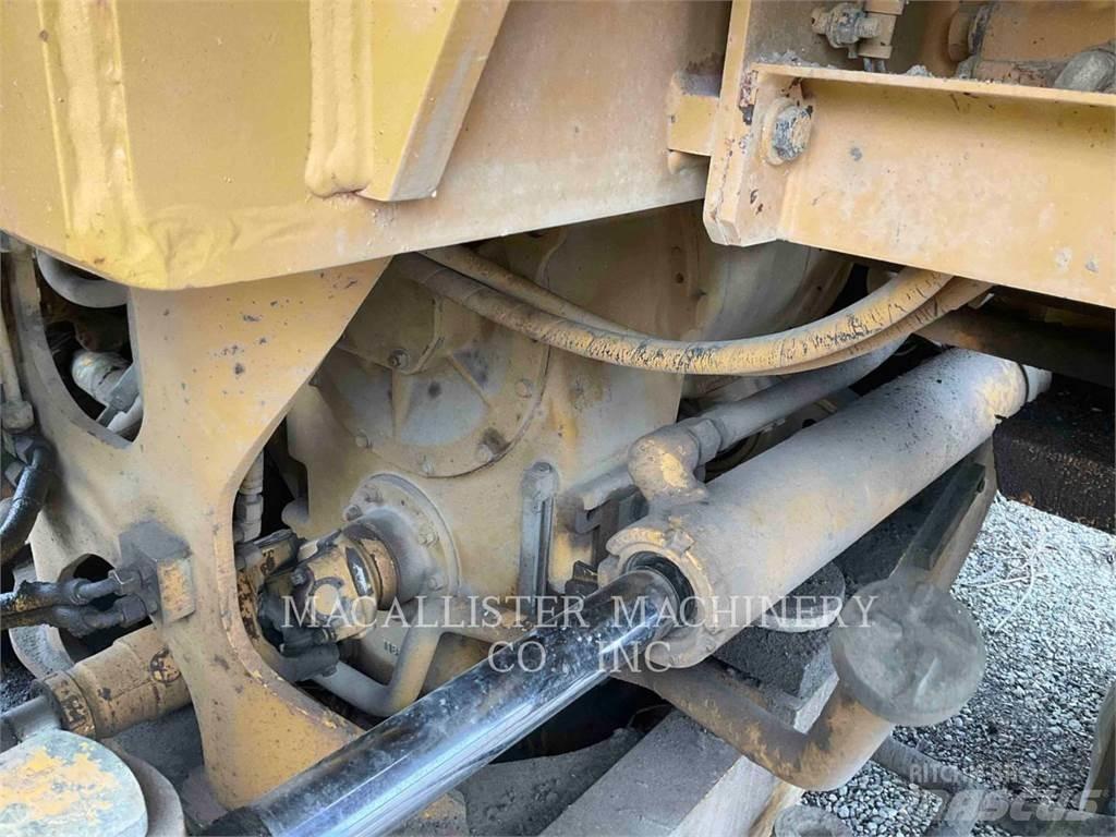 CAT 966G Chargeuse sur pneus