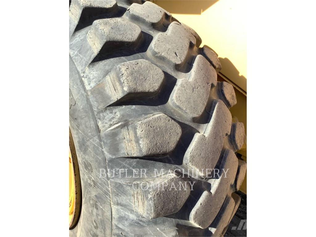 CAT 966G Chargeuse sur pneus