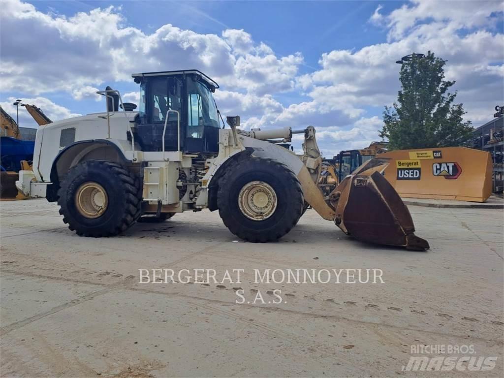 CAT 966M Chargeuse sur pneus