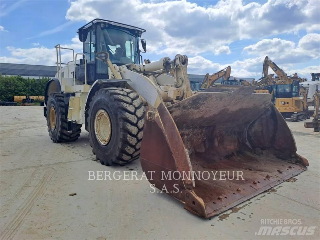 CAT 966M Chargeuse sur pneus