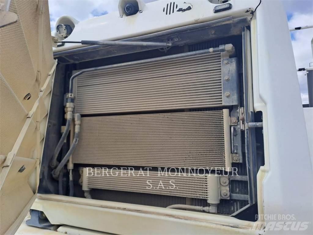 CAT 966M Chargeuse sur pneus