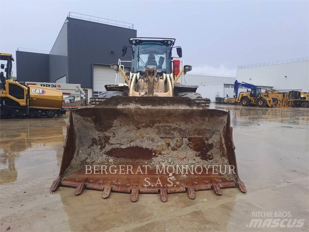 CAT 966M Chargeuse sur pneus