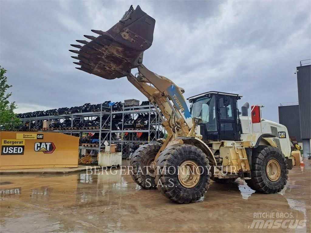 CAT 966M Chargeuse sur pneus