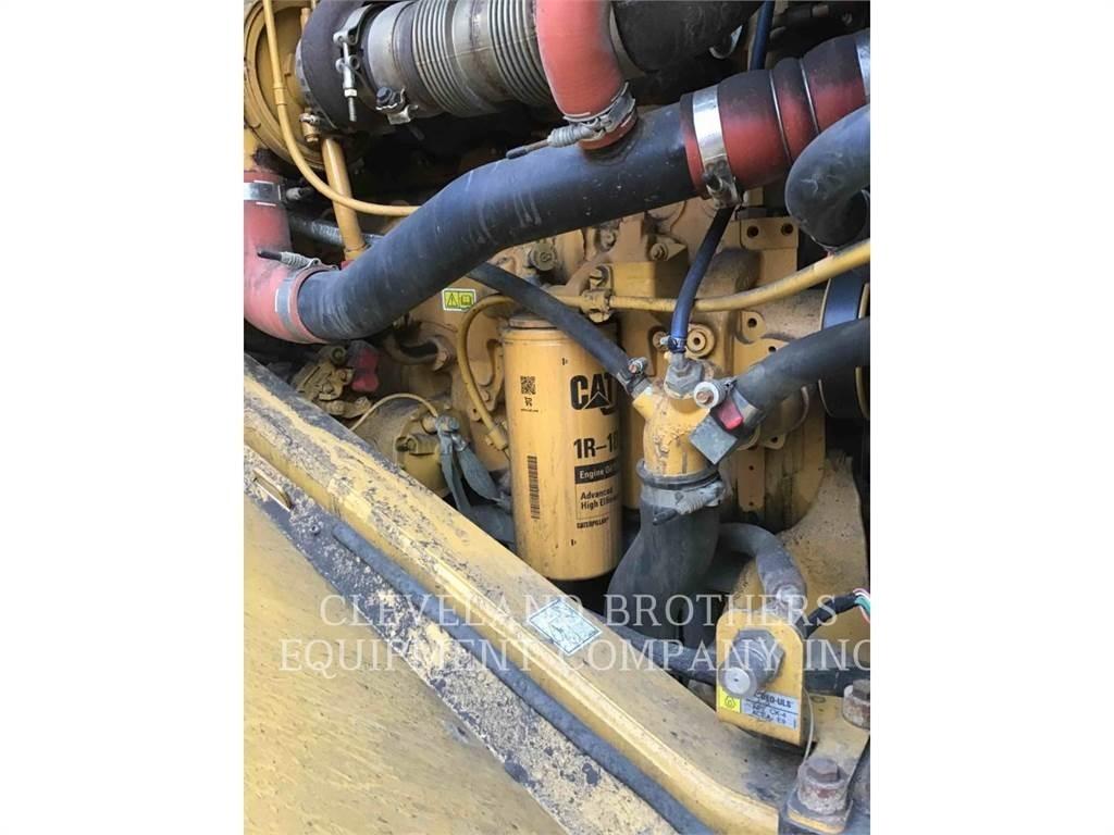 CAT 966M Chargeuse sur pneus