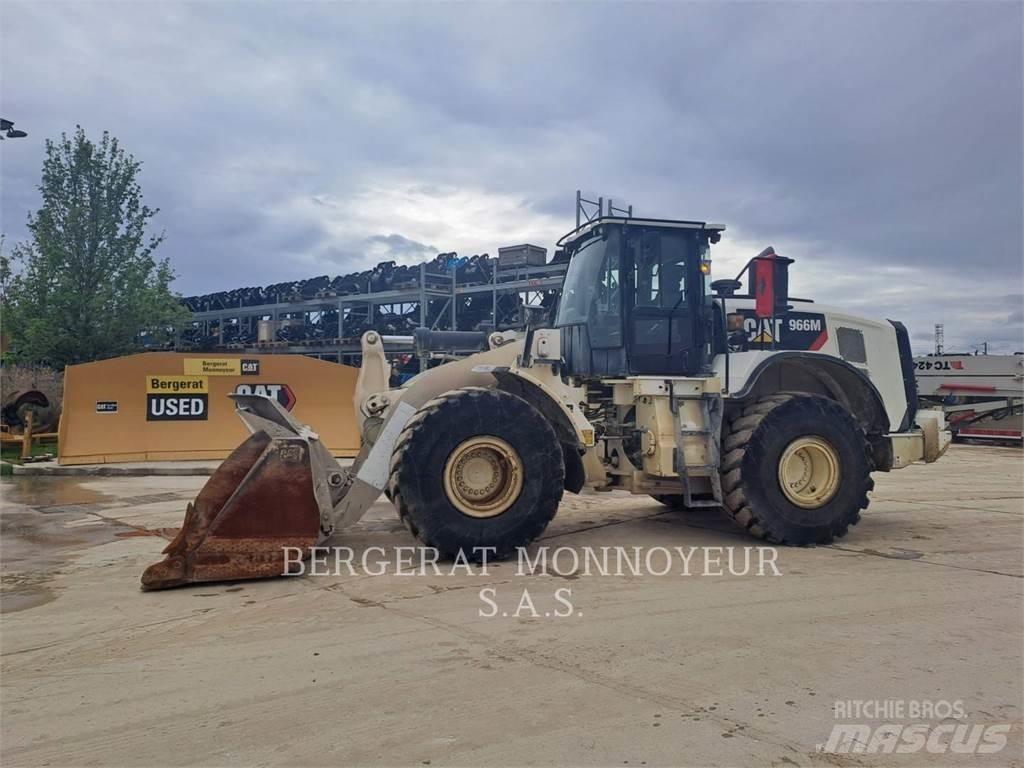 CAT 966M Chargeuse sur pneus