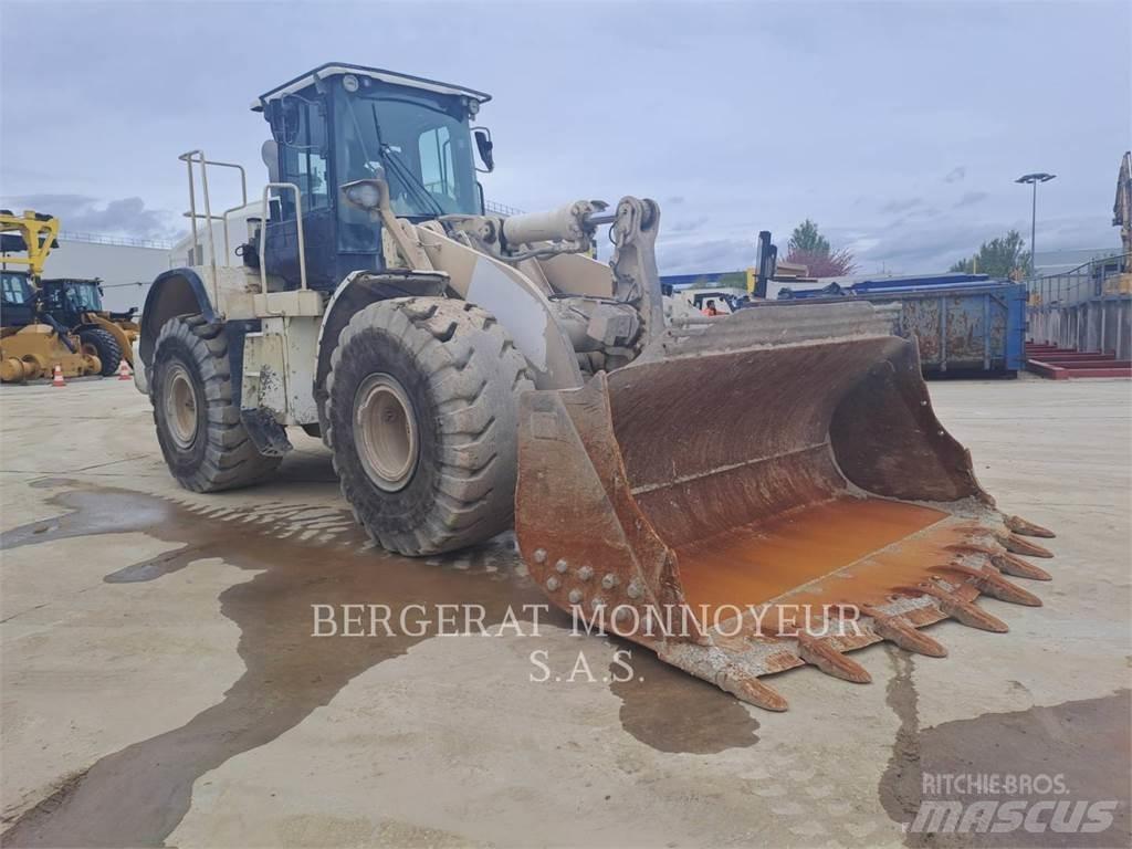 CAT 966M Chargeuse sur pneus
