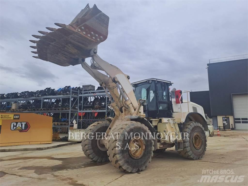 CAT 966M Chargeuse sur pneus