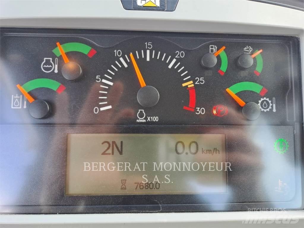 CAT 966M Chargeuse sur pneus