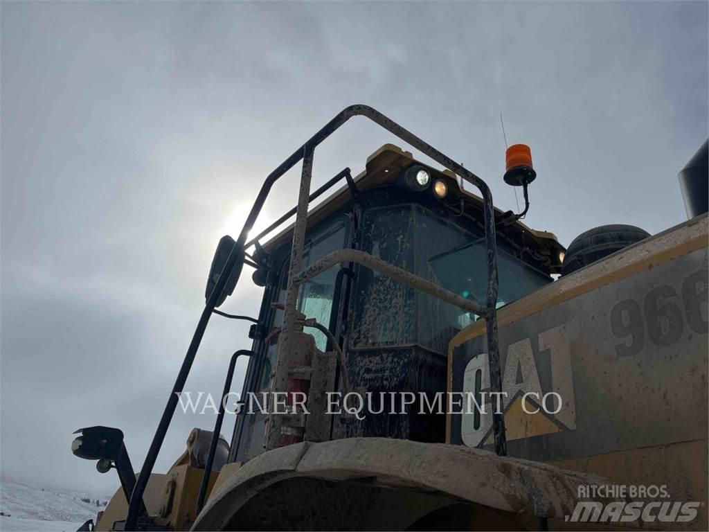 CAT 966M Chargeuse sur pneus