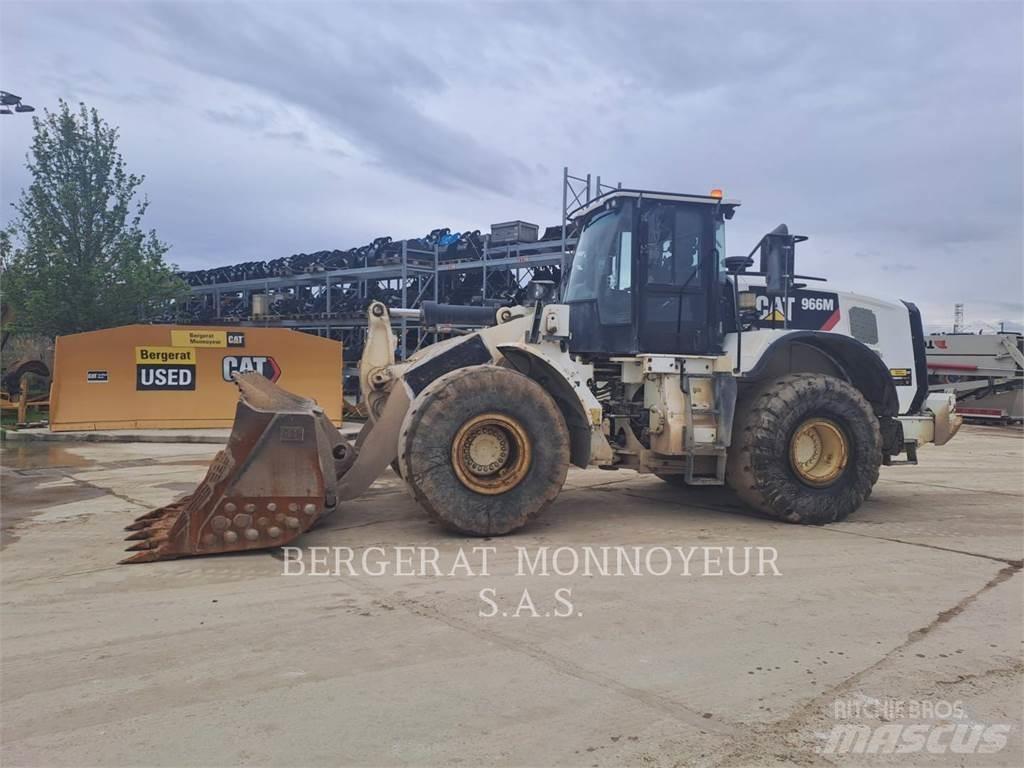 CAT 966M Chargeuse sur pneus