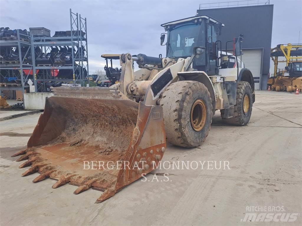 CAT 966M Chargeuse sur pneus