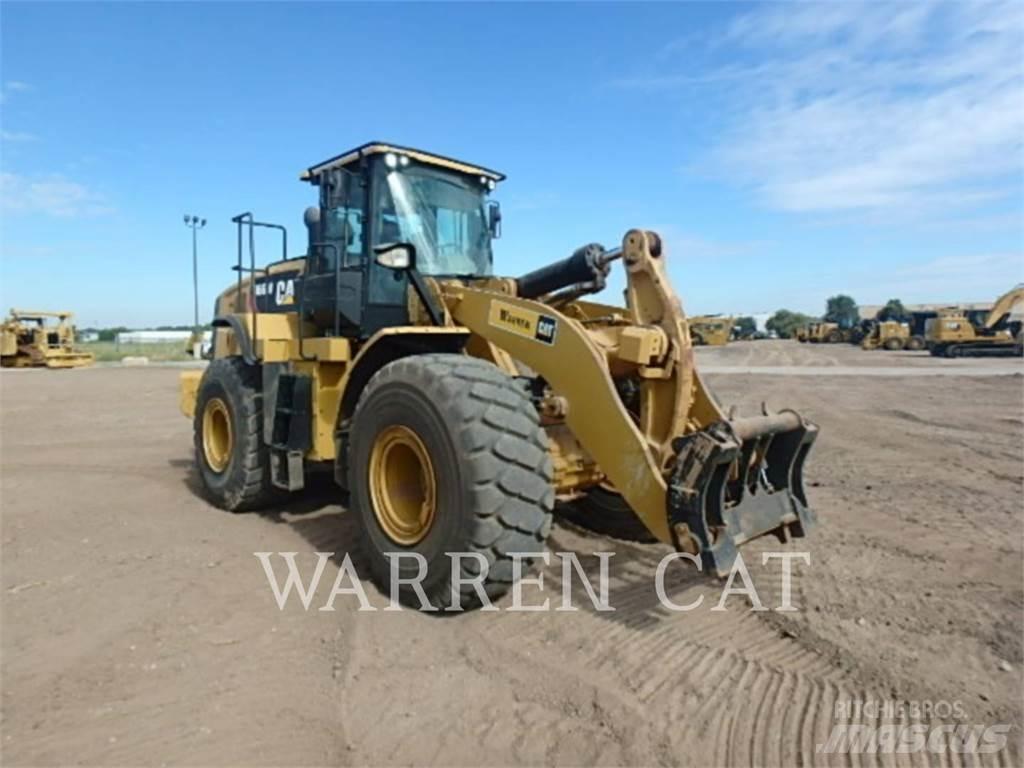CAT 966M Chargeuse sur pneus