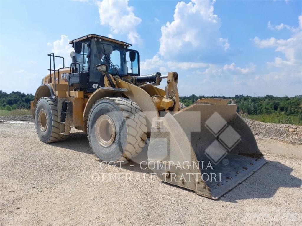 CAT 966M Chargeuse sur pneus