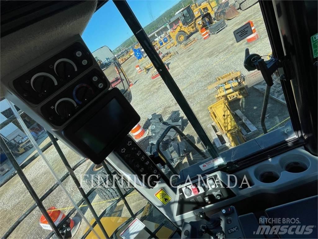 CAT 966M Chargeuse sur pneus